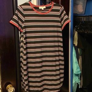 Juniors Pink Rose t-shirt dress